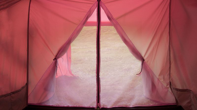 Inner tent with a mesh door